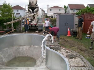 resized_Placing and Leveling Concrete.jpg